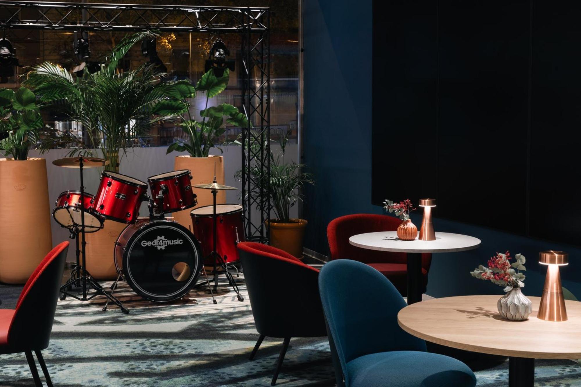 Hotel Indigo Granvia Plaza Espana, An Ihg 4*